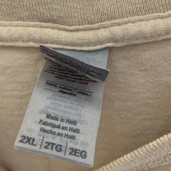 ONLY WORN TWICE! Super cute t-shirt for all of the pumpkin lovers out there! - Picture 5 of 7